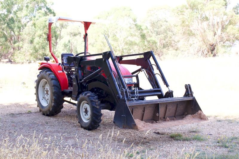 Dongfeng ZN490 Tractor with 4in1 Bucket