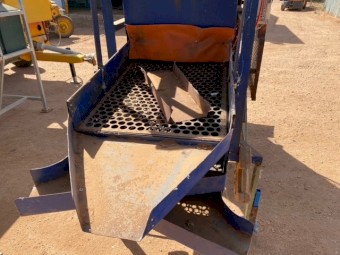 Garlic clove sizer and cleaner