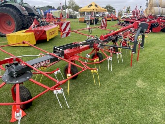 New Rožmitál 3PL Tedder Rake