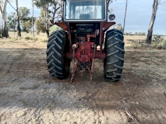 International 766 tractor 