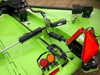 Schulte GX-150 folding trailing slasher