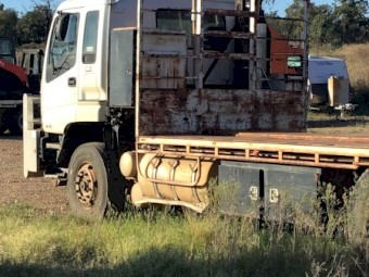 2000 Model Isuzu Giga 425