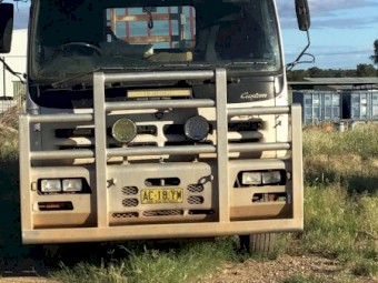 2000 Model Isuzu Giga 425