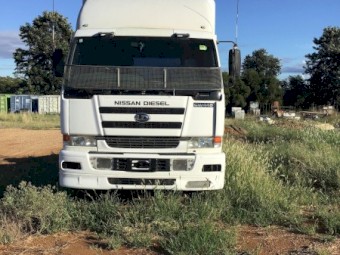 2003 UD CW445 Prime Mover