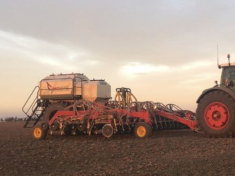 Bourgault HD872-8 Air Seeder