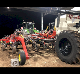 Bourgault HD872-8 Air Seeder