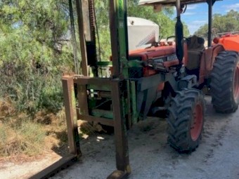 Kubota Tractor M6030 with forklift