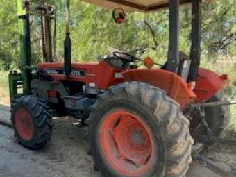 Kubota Tractor M6030 with forklift