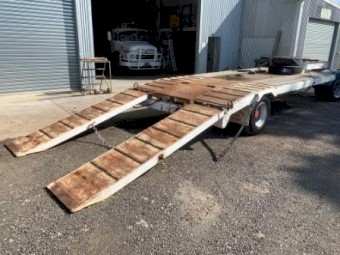 Two axle tag / dog trailer