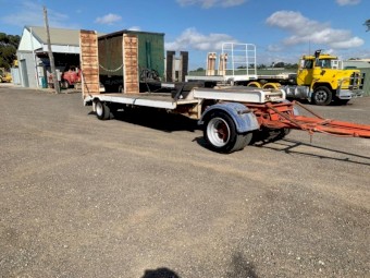 Two axle tag / dog trailer