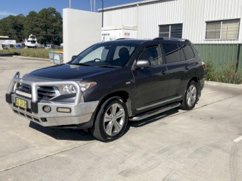 2013 Toyota Kluger  KXS AWD