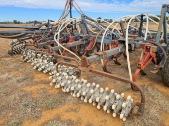 Flexicoil 820 Air Seeder with 1720 Bin