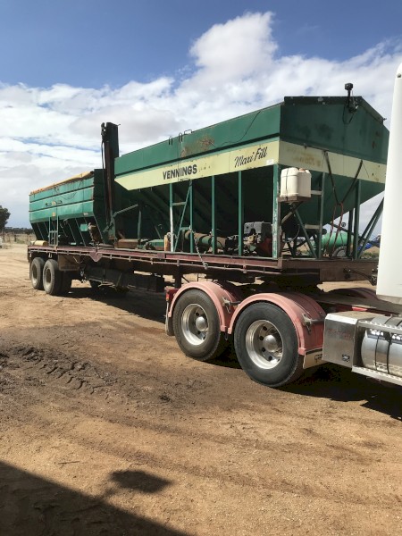 Vennings Maxifill /Jetstream 5in1 Grouper on McGrath Bogie Flat Top Trailer