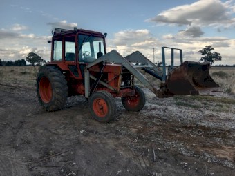 Belurus 900 frontend loader tractor 