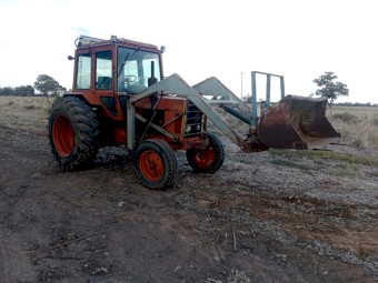 Belurus 900 frontend loader tractor 