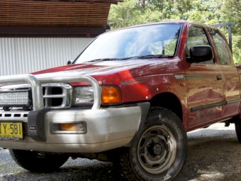  2000 Ford Courier 4WD space cab XL  