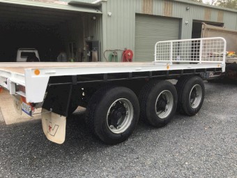 Flat deck tri axle plant  trailer Retirement Sale