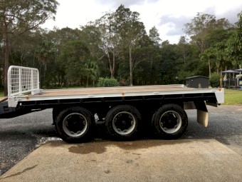 Flat deck tri axle plant  trailer Retirement Sale