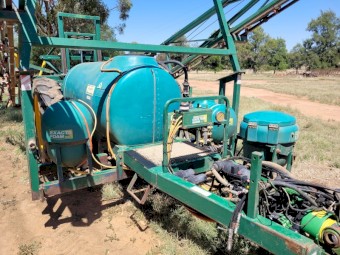 2000 Goldacres 3024 Boom Spray