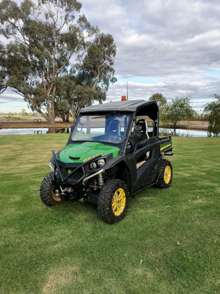John Deere Gator