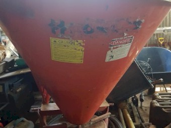 Howard 3 Point fertilizer spreader