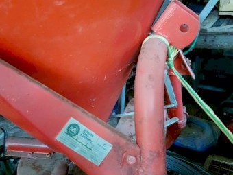 Howard 3 Point fertilizer spreader