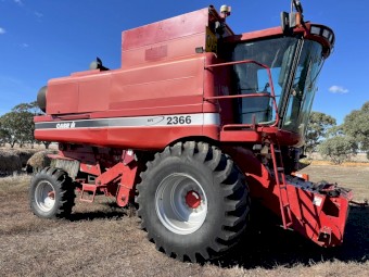 2000 Case IH 2366 Header and 1020 Flex Front ##PRICED REDUCED##