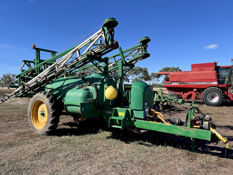 2004 Goldacres Praire 24m 3000L Tow Behind Boom spray