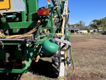 2004 Goldacres Praire 24m 3000L Tow Behind Boom spray