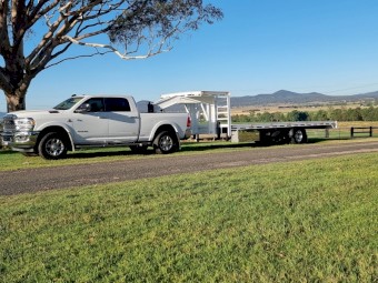 Custom built aluminium goosenck flat top trailer