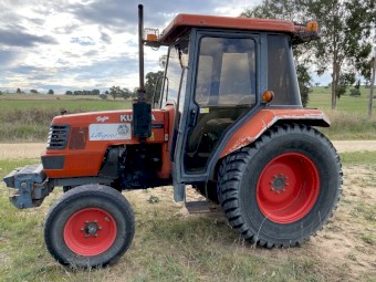 Kubota M5700 Tractor