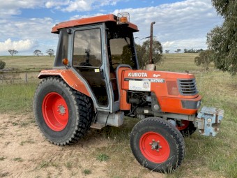 Kubota M5700 Tractor