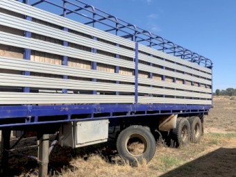 Freighter 2X1 stock trailer