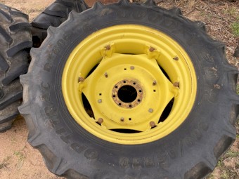 John Deere rims and tyres