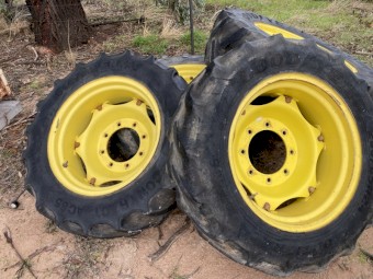 John Deere rims and tyres