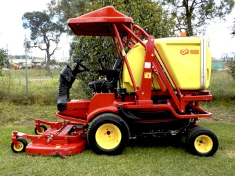 2018 Gianni Ferrari PG280 4WD Turbo Diesel Ride-on Lawn Mower with Catcher