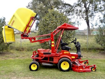 2018 Gianni Ferrari PG280 4WD Turbo Diesel Ride-on Lawn Mower with Catcher