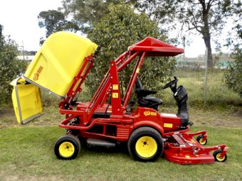 2018 Gianni Ferrari PG280 4WD Turbo Diesel Ride-on Lawn Mower with Catcher