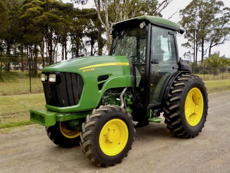 2016 John Deere 5093 EN PowrReverser 4WD MFWD 4x4 91hp Tractor