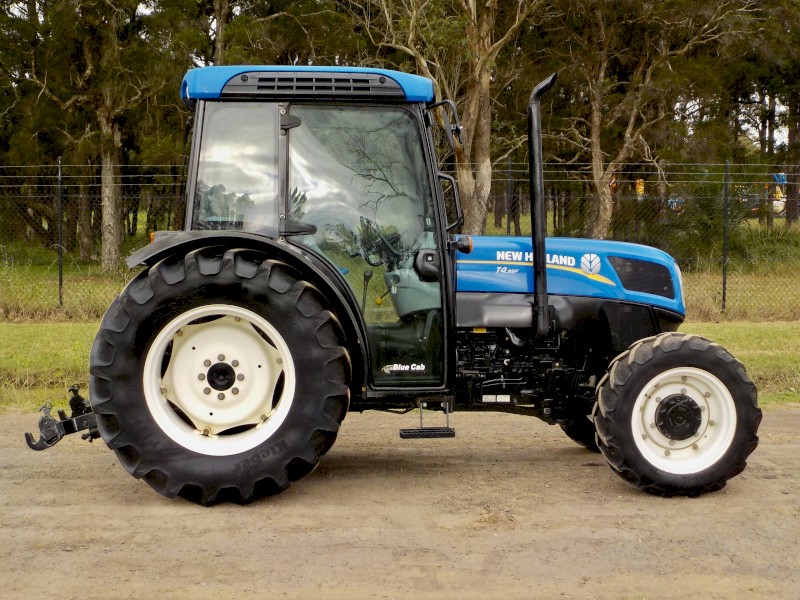  Late model New Holland 2018 T4.95F 4WD/FWA 98hp Compact Orchard/Vineyard Tractor