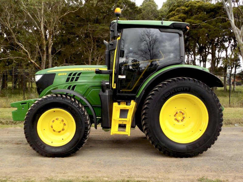 Late model 2015 John Deere 6105R 4WD MFWA 4x4  105hp Tractor
