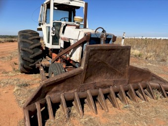 Case 1370 with heavy duty scrub rake 