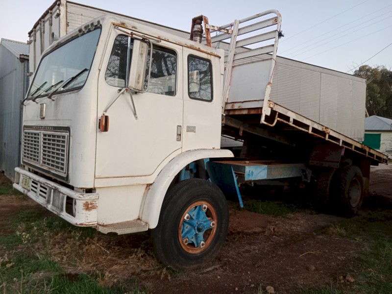International 1830b tipper 