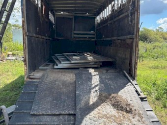 Horse Truck Body with Hydraulic Tailgate