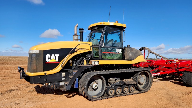2001 CAT Challenger 95E Tractor