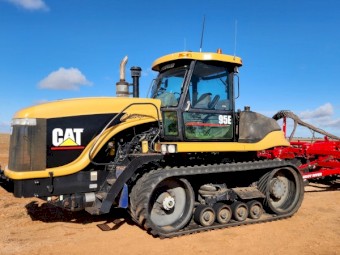 2001 CAT Challenger 95E Tractor