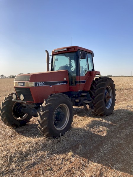 Case IH 7120 Tractor