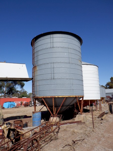 Delarue  50 tonne silo