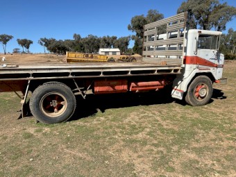 Acco c1800 farm truck 