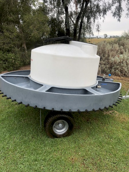 Milk Bar Classic 50 teat calf feeder